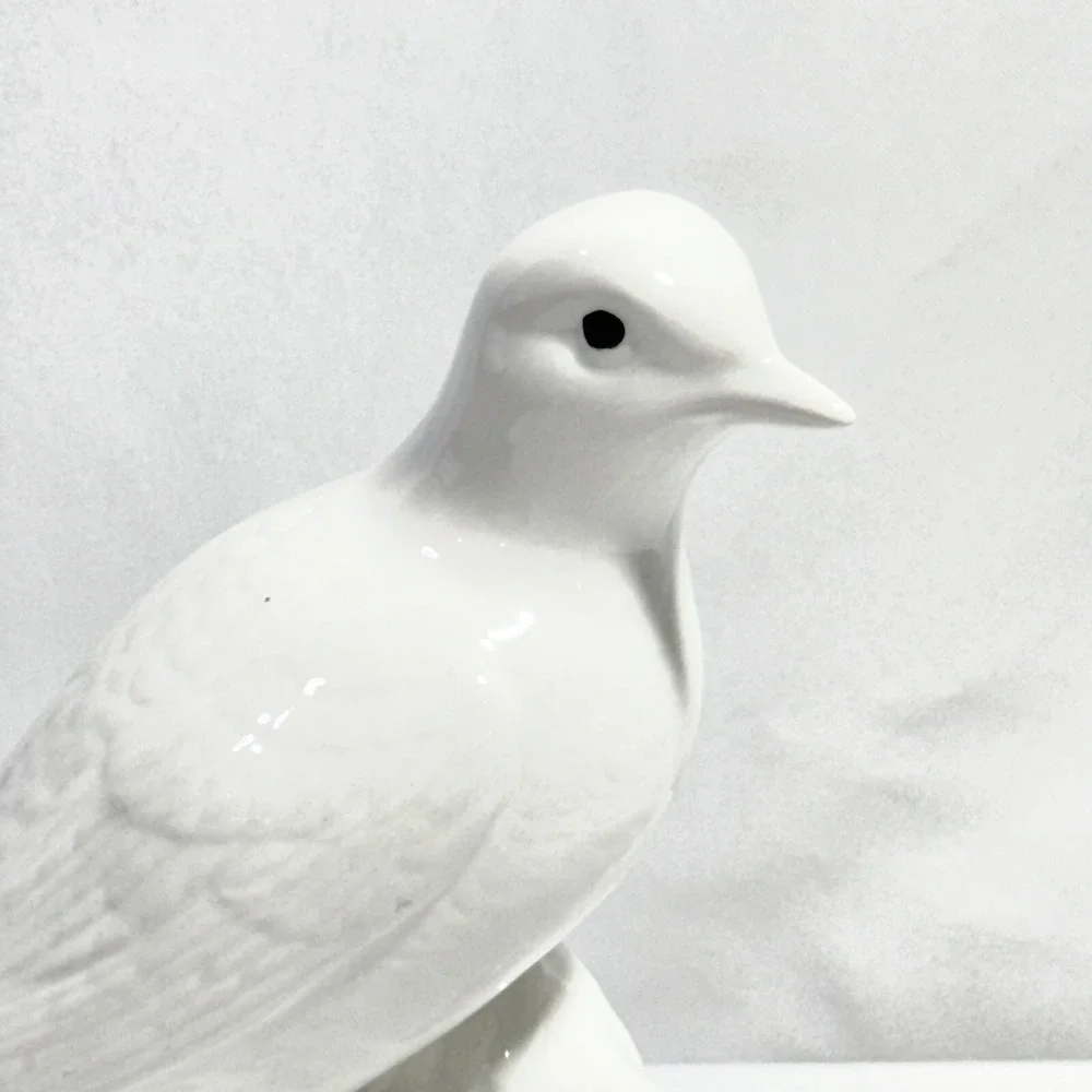 Vintage 1970's Holland‎ Mold Ceramic Robin Bird & Baby Fledging (8 1/4